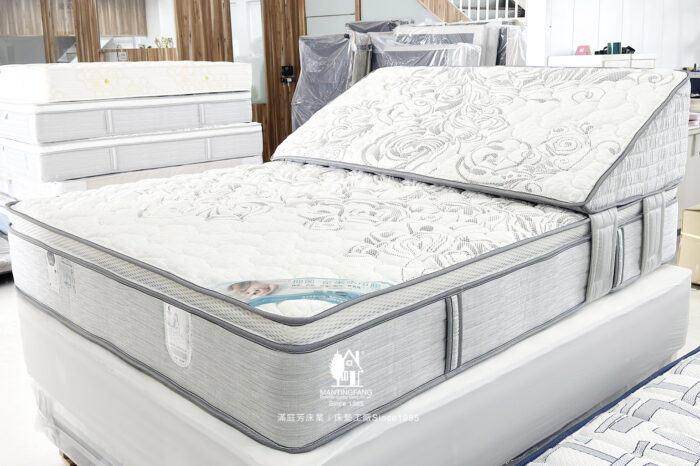 02 從二維（矩形）轉向三維（立體楔形）的獨立筒床墊。