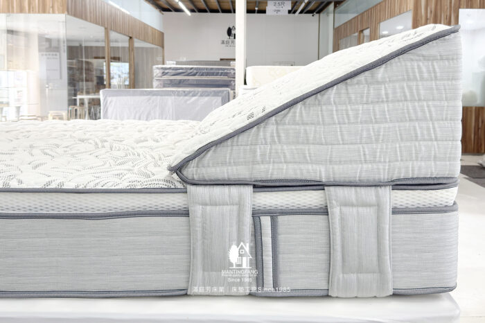 05 從二維（矩形）轉向三維（立體楔形）的獨立筒床墊。