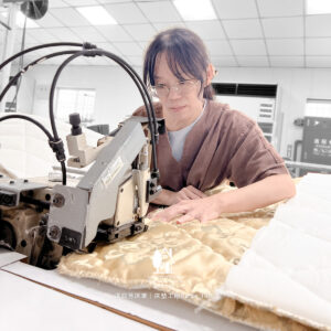 Home 3 滿庭芳春梅姐的「斜槓」人生