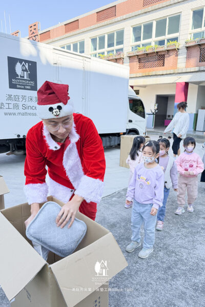 IMG 3618 1200x800 夏恩幼兒園—聖誕老公公來囉！