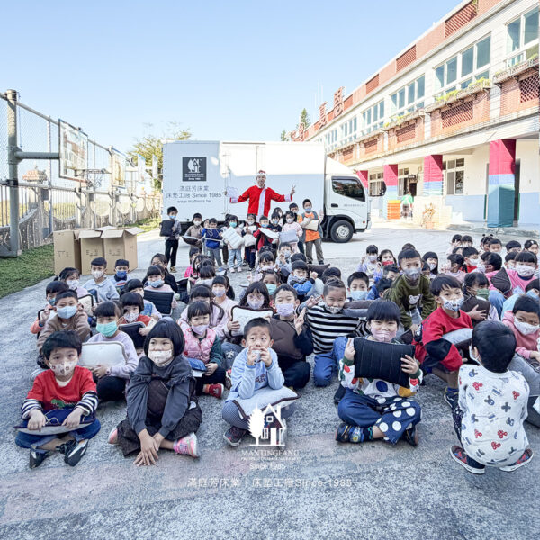 IMG 3638 1200x1200 夏恩幼兒園—聖誕老公公來囉！